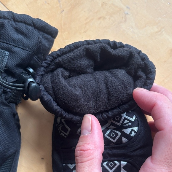 3M Thinsulate Waterproof Fleece Lined Mittens - Picture 7 of 7